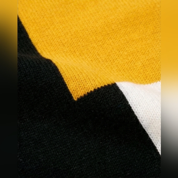 Color Block Knit Sweater - Picture 9 of 13